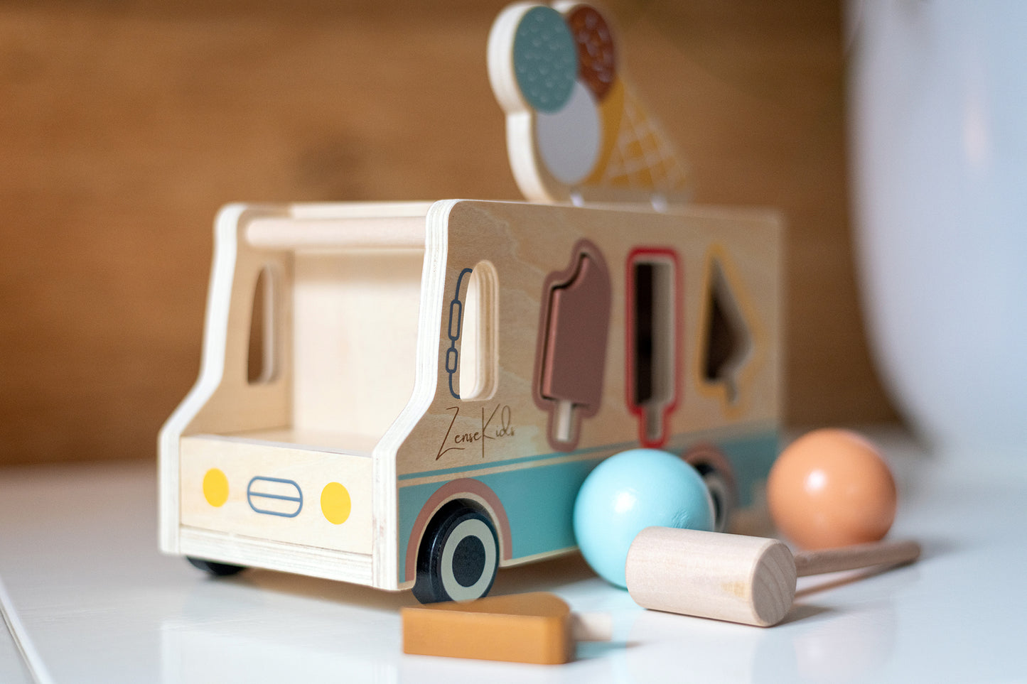 Montessori IJsco Speelbus - Houten Rollenspel voor Kinderen